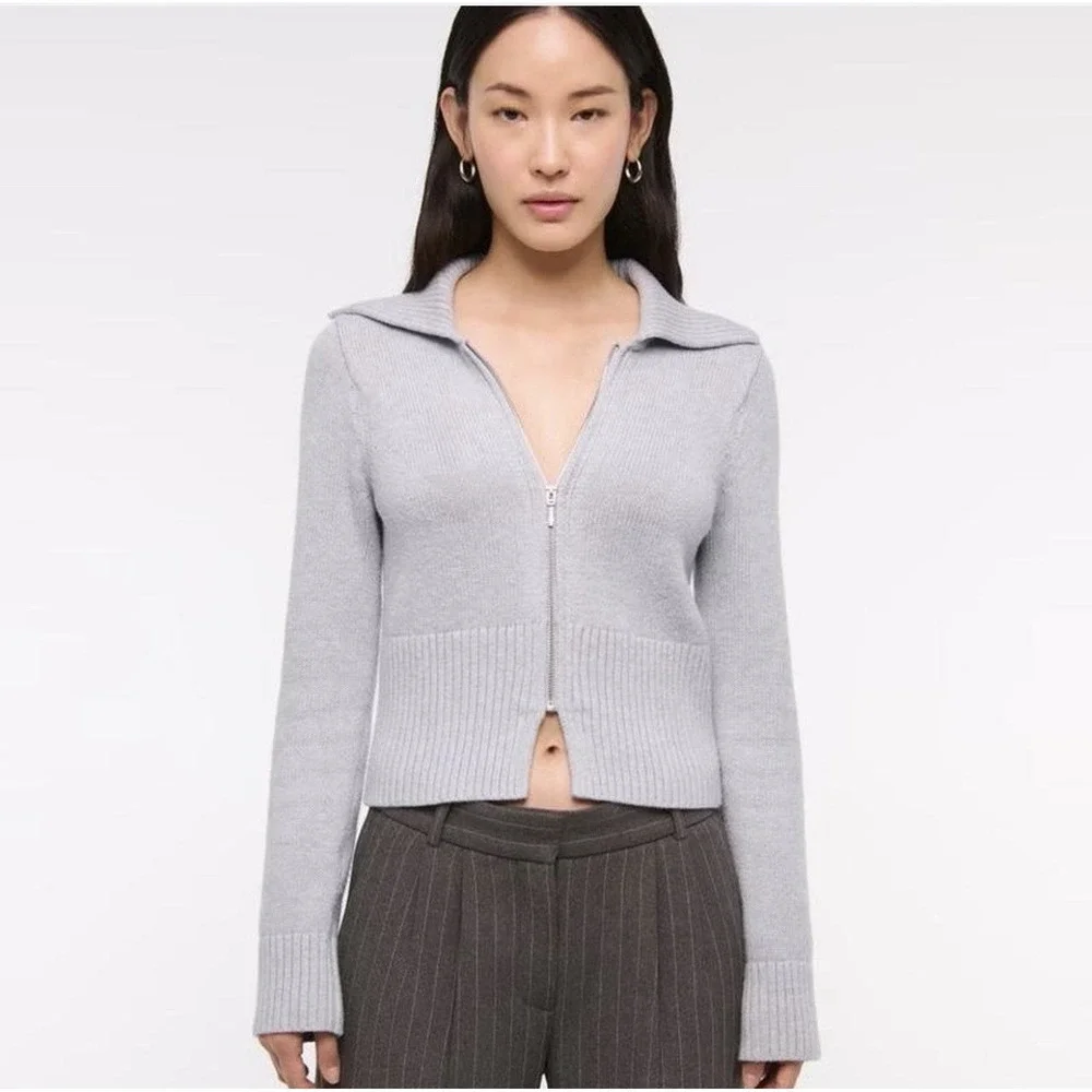 Women's Abercrombie And Fitch Grey Zip Up Collared Knit Size‎ 2XS